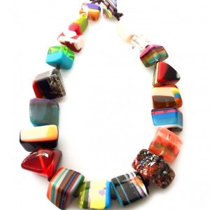 N0378 - RESIN NECKLACE LARGE STONES SHORT "NATURE" 55CM