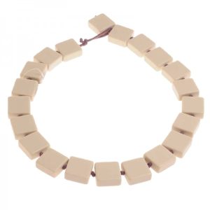 N0789 - RESIN NECKLACE HALF LIQUORICE RECTANGLE "GALA" 65CM