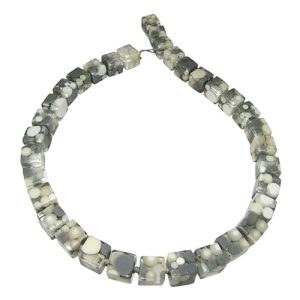 N1396 - RESIN NECKLACE W/ SPOTTED CUBES "CARLO"