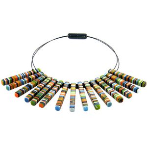 N2660 - RESIN NECKLACE LIQUORICE THIN RECTANGLES ON WIRE "CLEOPATRA"