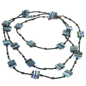 N0332 - RESIN NECKLACE LIQUORICE FLAT SQUARES LONG "ROSA" 110CM