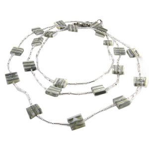 N0332 - RESIN NECKLACE LIQUORICE FLAT SQUARES LONG "ROSA" 110CM